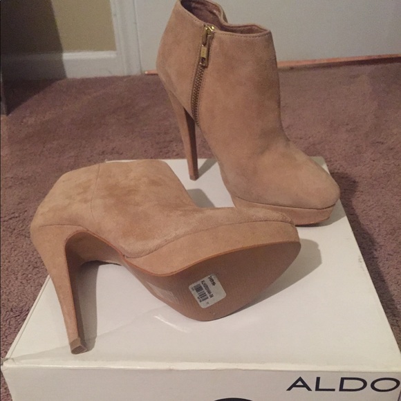 Tan genuine suede booties - Picture 2 of 2
